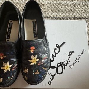 Alice + Olivia Pre-loved EUC Black Floral flats/slip-on/sneakers Size 36/6 women